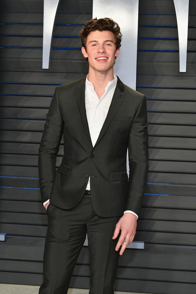 Tiệc hậu Oscar 2018: Sao nữ vô danh bỗng hot nhất sự kiện vì để lộ hết vòng 1